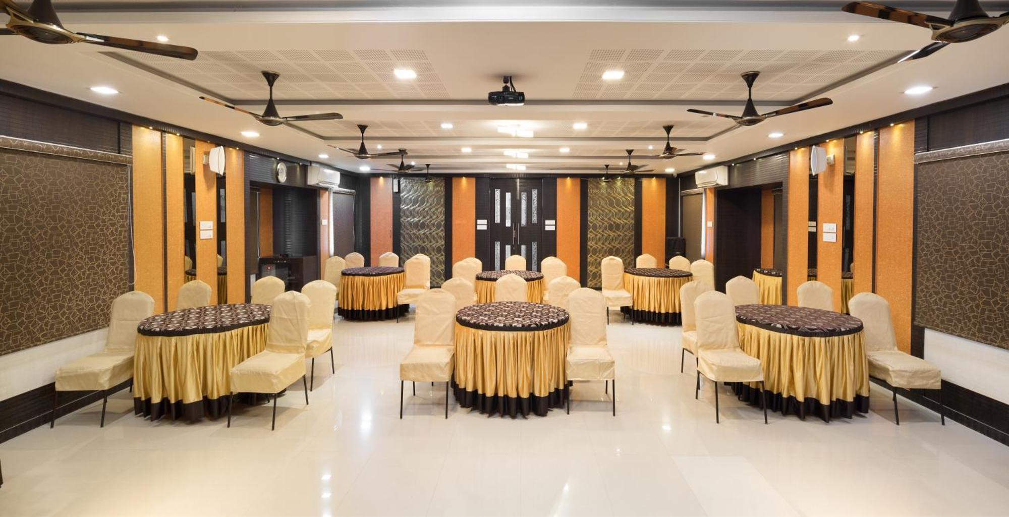 Hotel Ananyas Nest à Coimbatore Extérieur photo