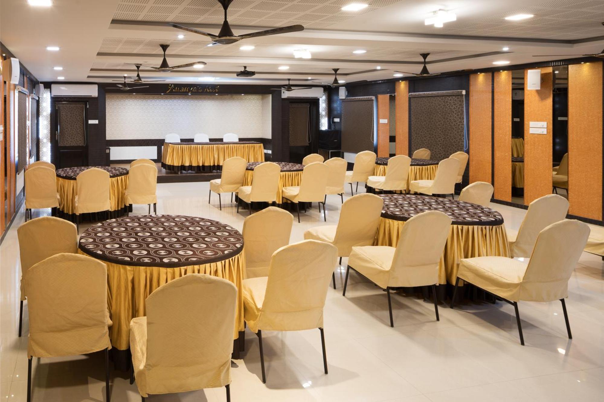 Hotel Ananyas Nest à Coimbatore Extérieur photo