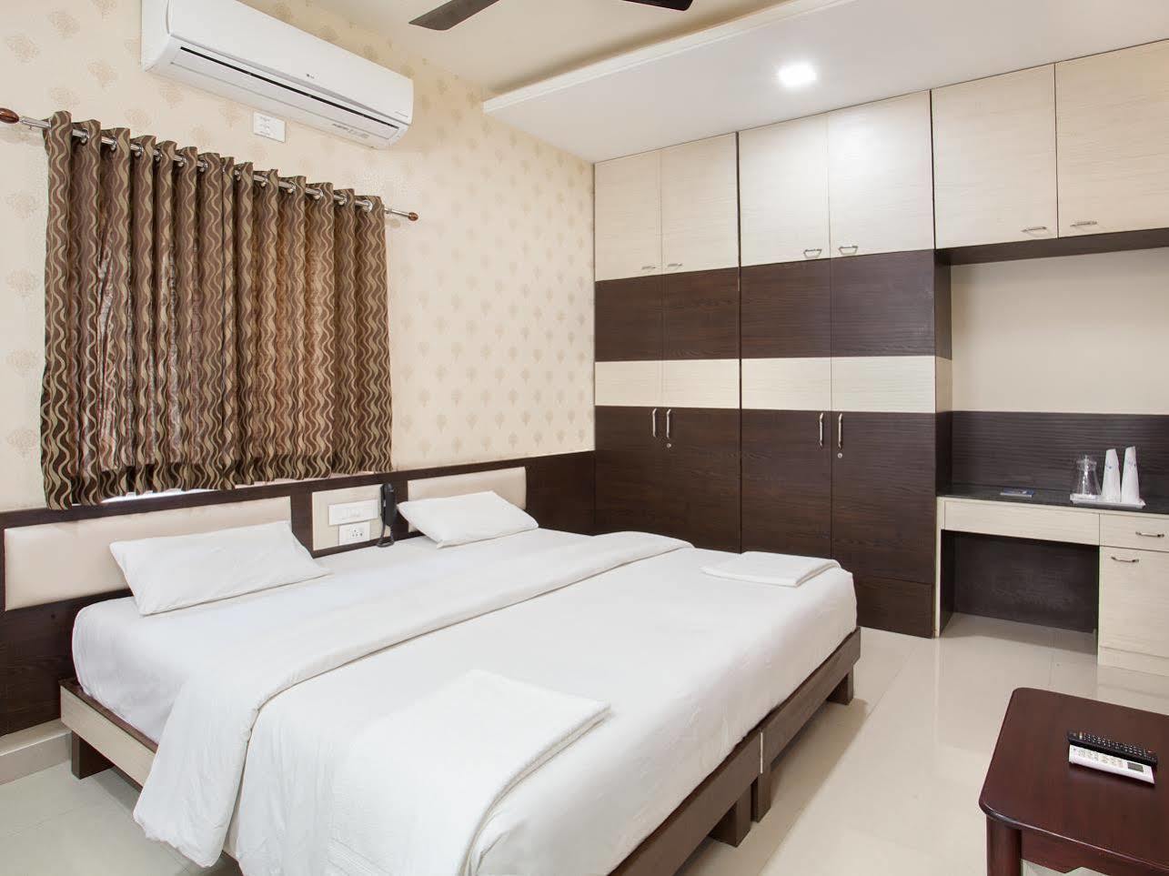 Hotel Ananyas Nest à Coimbatore Extérieur photo