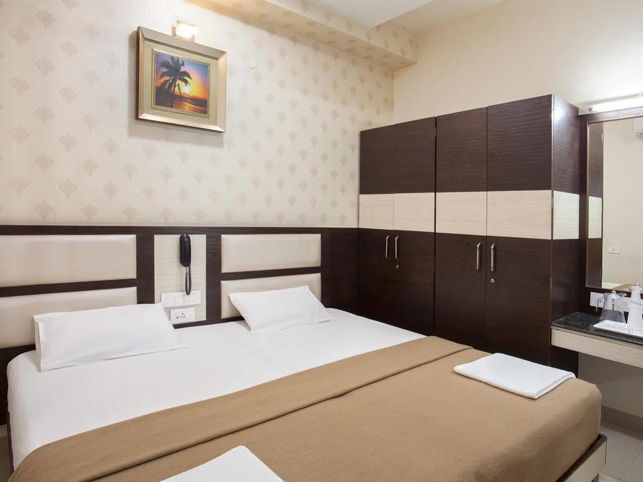Hotel Ananyas Nest à Coimbatore Extérieur photo