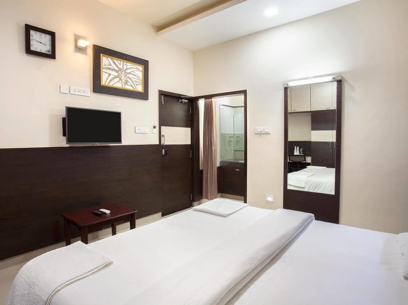 Hotel Ananyas Nest à Coimbatore Extérieur photo