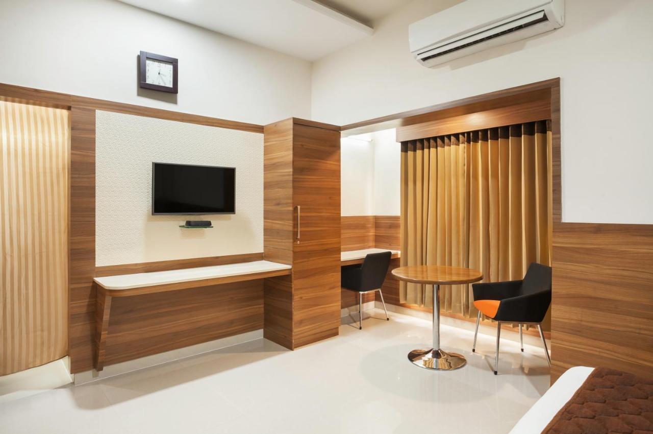 Hotel Ananyas Nest à Coimbatore Extérieur photo