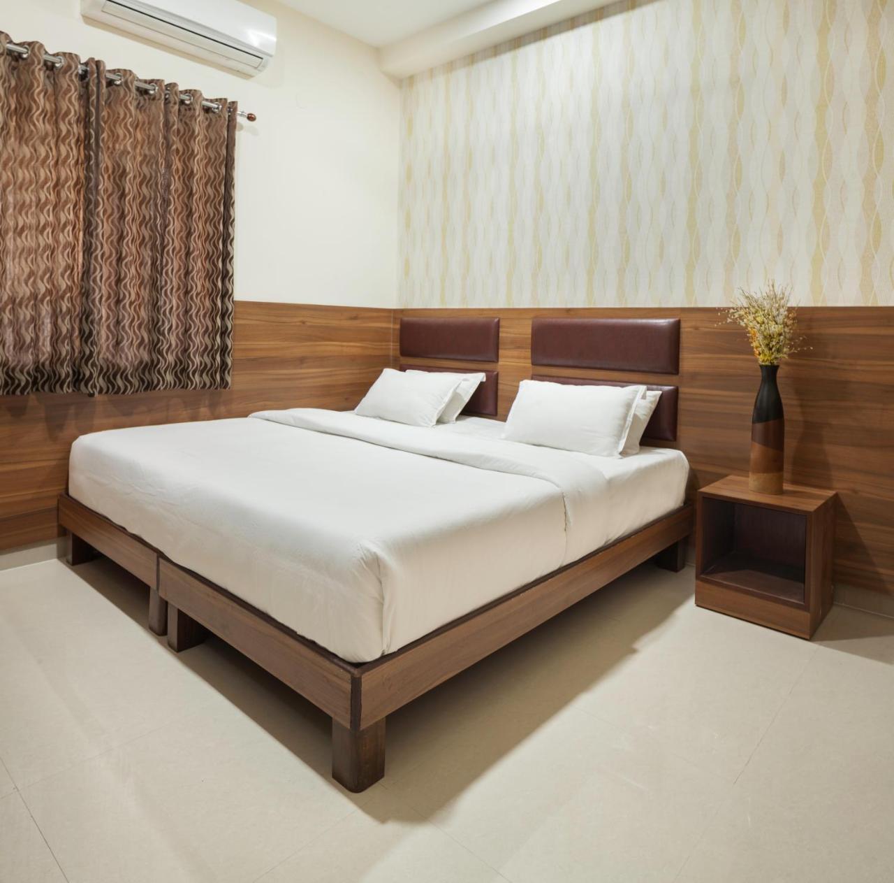 Hotel Ananyas Nest à Coimbatore Extérieur photo