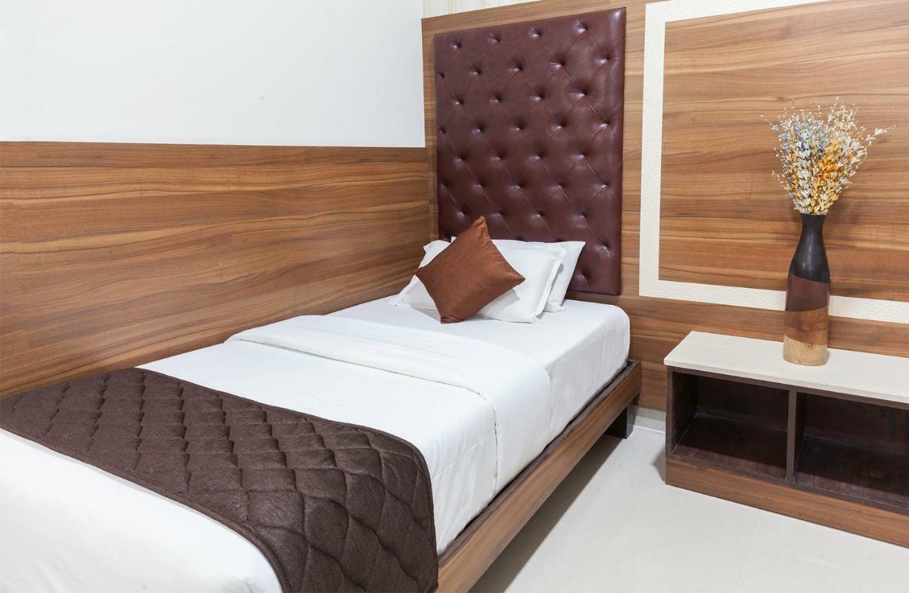 Hotel Ananyas Nest à Coimbatore Extérieur photo